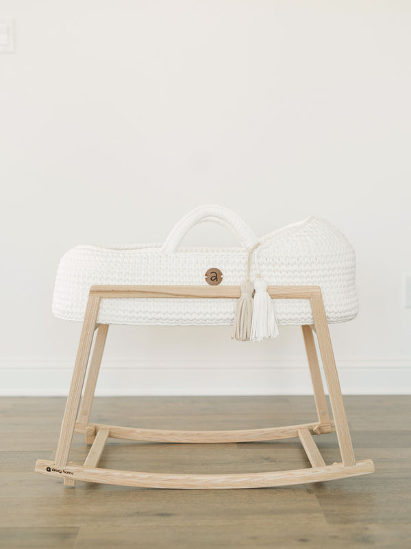 Standard Moses Basket with Round Hood
