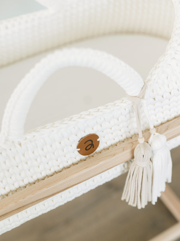 Standard Moses Basket with Round Hood