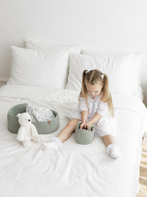 Mini Doll Moses Basket w/Rocking Stand