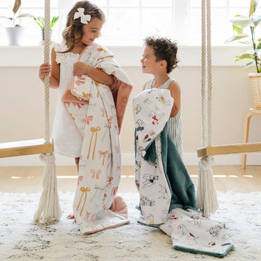 Soft Minky/Lush toddler blanket, perfect for cozy naps and playtime. Ideal for babies and toddlers.