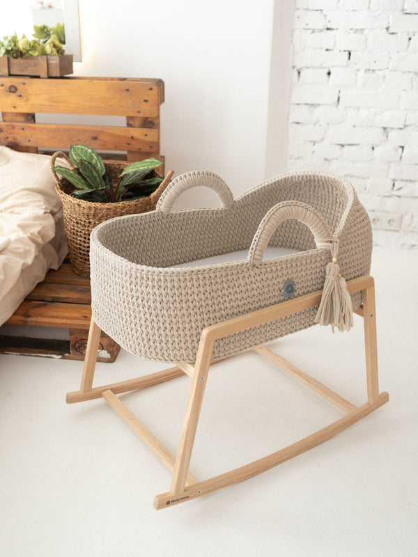XL Moses Basket with Round Hood