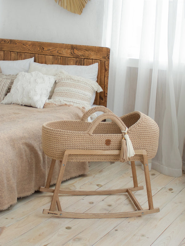 Standard Moses Basket with Round Hood