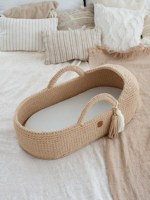 Standard Moses Basket with Round Hood