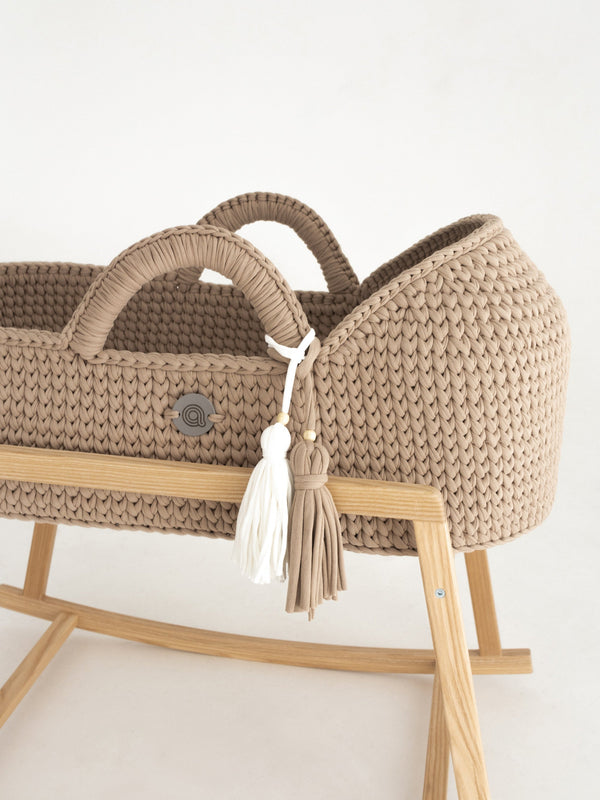 Standard Moses Basket with Round Hood
