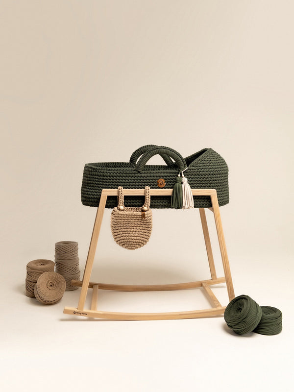 Standard Moses Basket with Round Hood