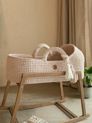 Standard Moses Basket with Round Hood