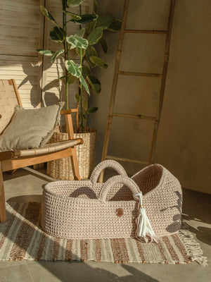 Standard Moses Basket with Round Hood