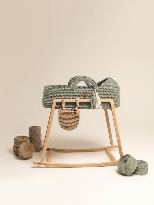 Standard Moses Basket with Round Hood
