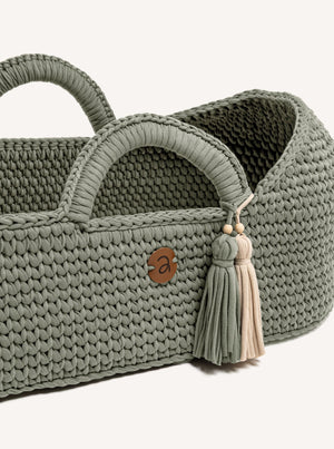 Standard Moses Basket with Round Hood