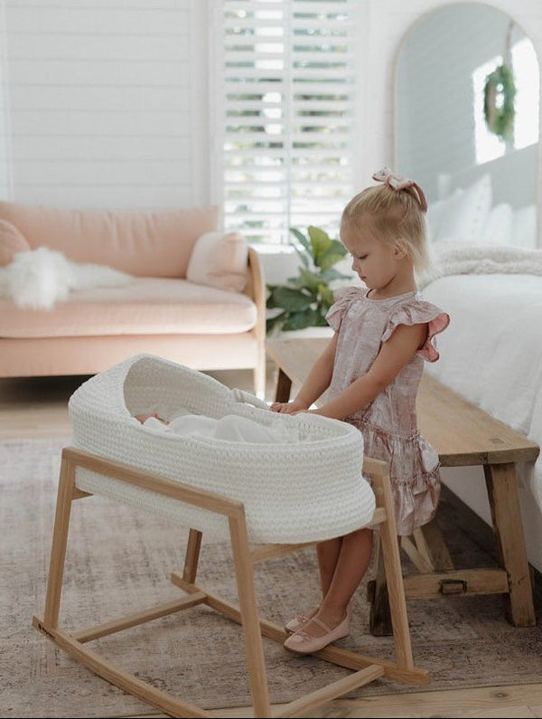 Standard Moses Basket with Round Hood