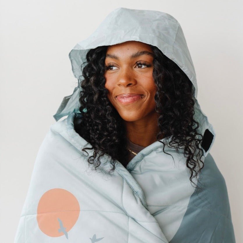 Cozy outdoor blanket for babies, perfect for picnics and playtime in nature.