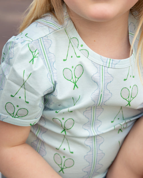 PLAY+ Girls Coatue T-Shirt - Stylish and comfortable tee for girls, perfect for everyday wear.