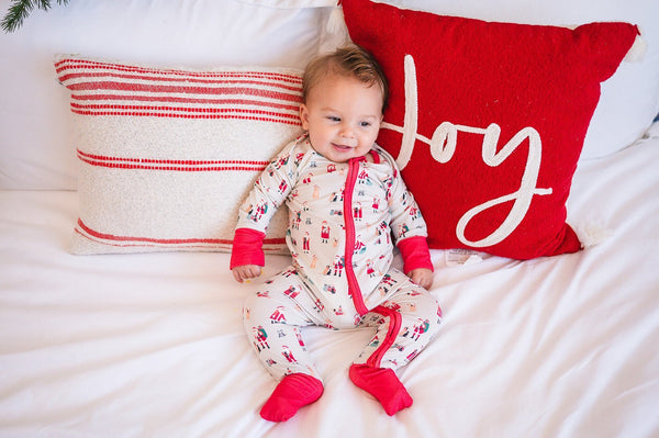 Paws & Claus (Convertible Zip Footies)