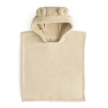 Soft bear poncho towel for babies, perfect for cozy post-bath snuggles and drying off in style.