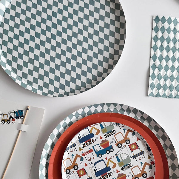 Premium Green Bavarian Check Paper Plates (8pcs)