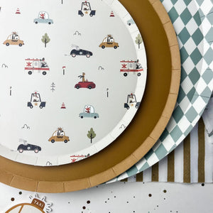 Premium Green Bavarian Check Paper Plates (8pcs)