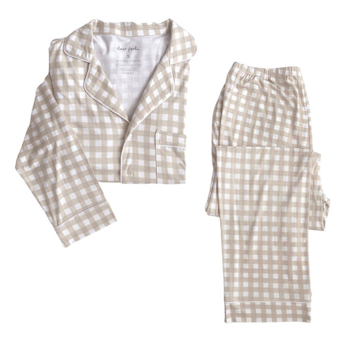 Women's long sleeve gingham pajama set for comfortable sleep and cozy bedding. Perfect for moms and relaxing nights.