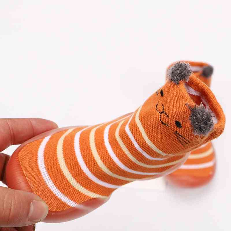 Cute cat design animal long shoe socks for babies, perfect for keeping little feet warm and stylish.
