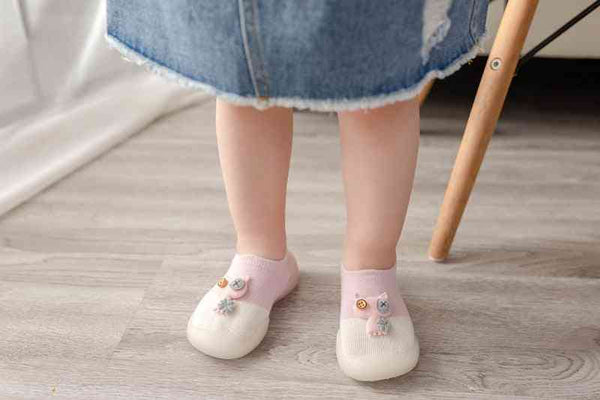 Pink Baby Owl Shoes from angle 3, perfect for stylish and cozy little feet. Ideal for infants and toddlers.