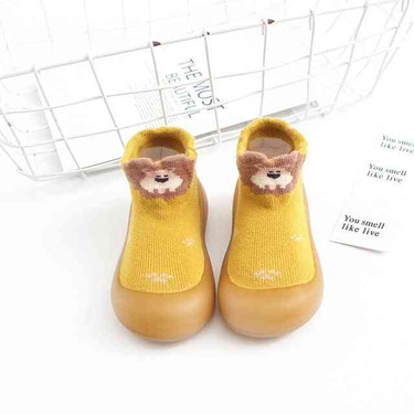 Baby lion pattern sock shoes for infants, perfect for comfort and style. Ideal for little ones' first steps.