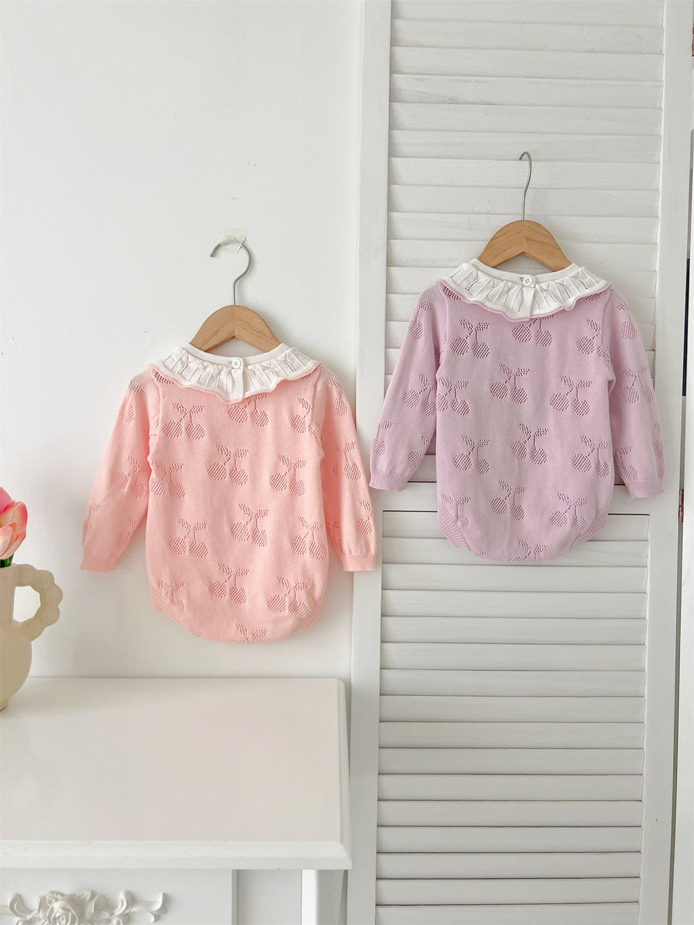 Autumn New Arrival Baby Girls Cheery Hollow-out Pattern Long Sleeves Onesies with Collar