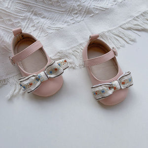 New Arrival Baby Girl Floral Embroidery Bow Toddler Soft-Sole Anti-Slip Walking Shoes