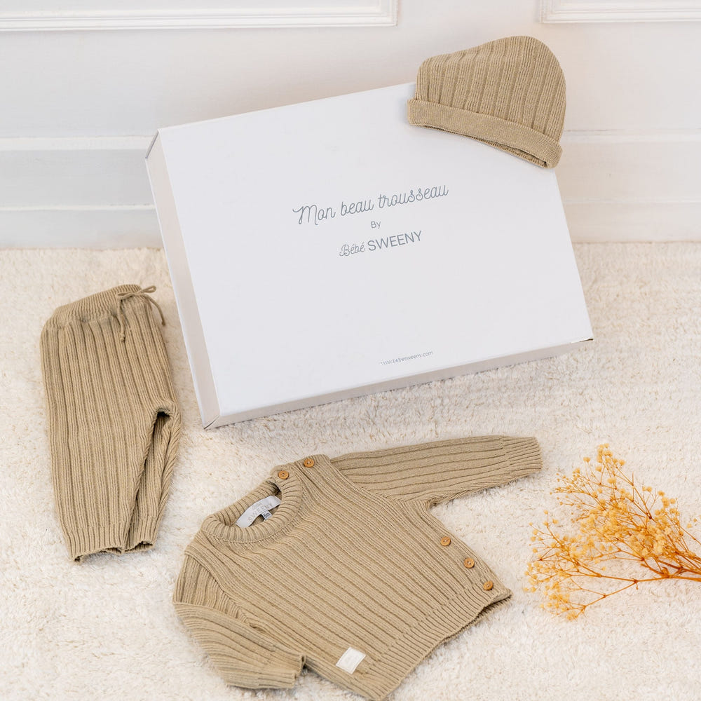 Beige ribbed knit leggings set for babies and toddlers, cozy and stylish outfit for little ones.