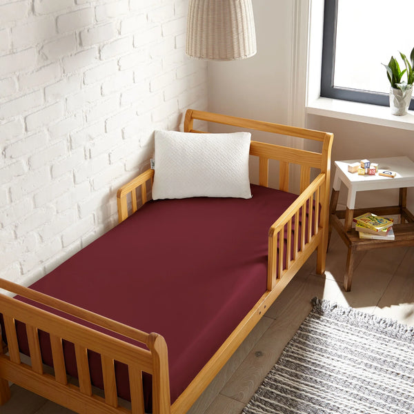 Cooling bamboo crib fitted sheet in angle 19, perfect for a comfortable and breathable baby sleep environment.