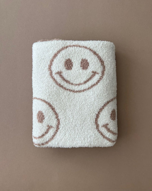 Smiley Fuzzy Blanket | Latte - MOOGCO Baby