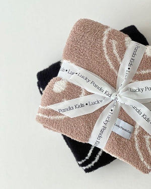 Smiley Fuzzy Blanket | Latte - MOOGCO Baby