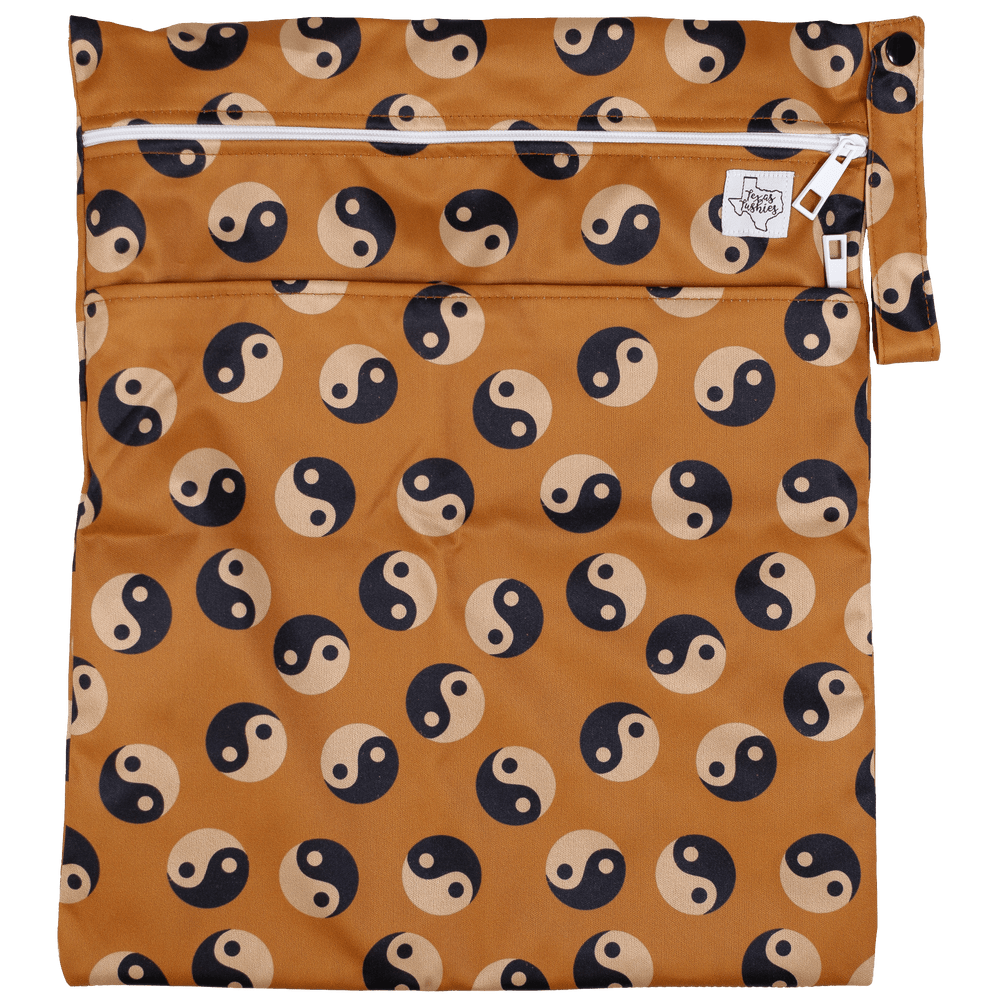 Standard Wet/Dry Bag for babies, perfect for storing wet or dry items, featuring a stylish design and durable material.