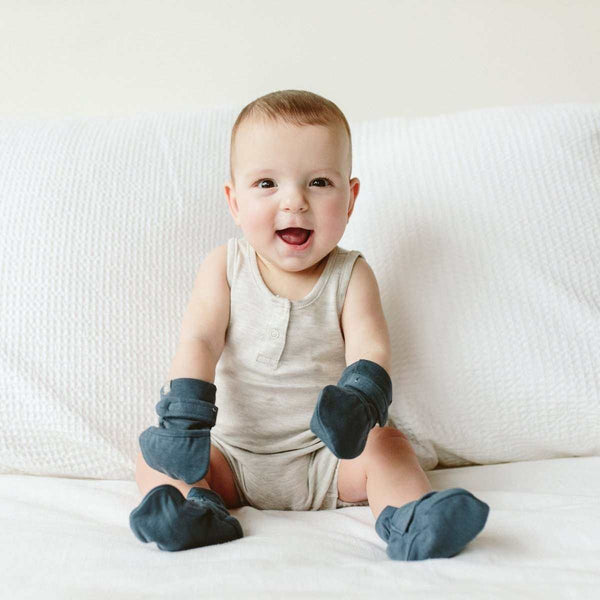 goumikids STAY ON BOOTS Midnight baby 0, 12M bamboo organic cotton