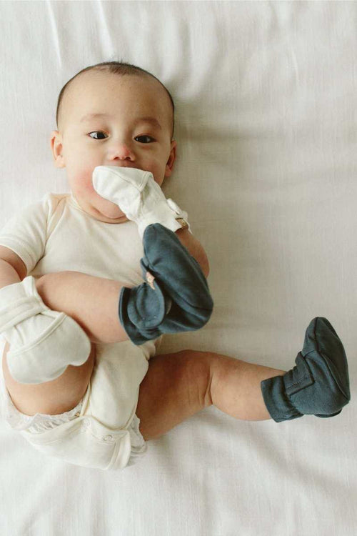 goumikids STAY ON BOOTS Midnight baby 0, 12M bamboo organic cotton