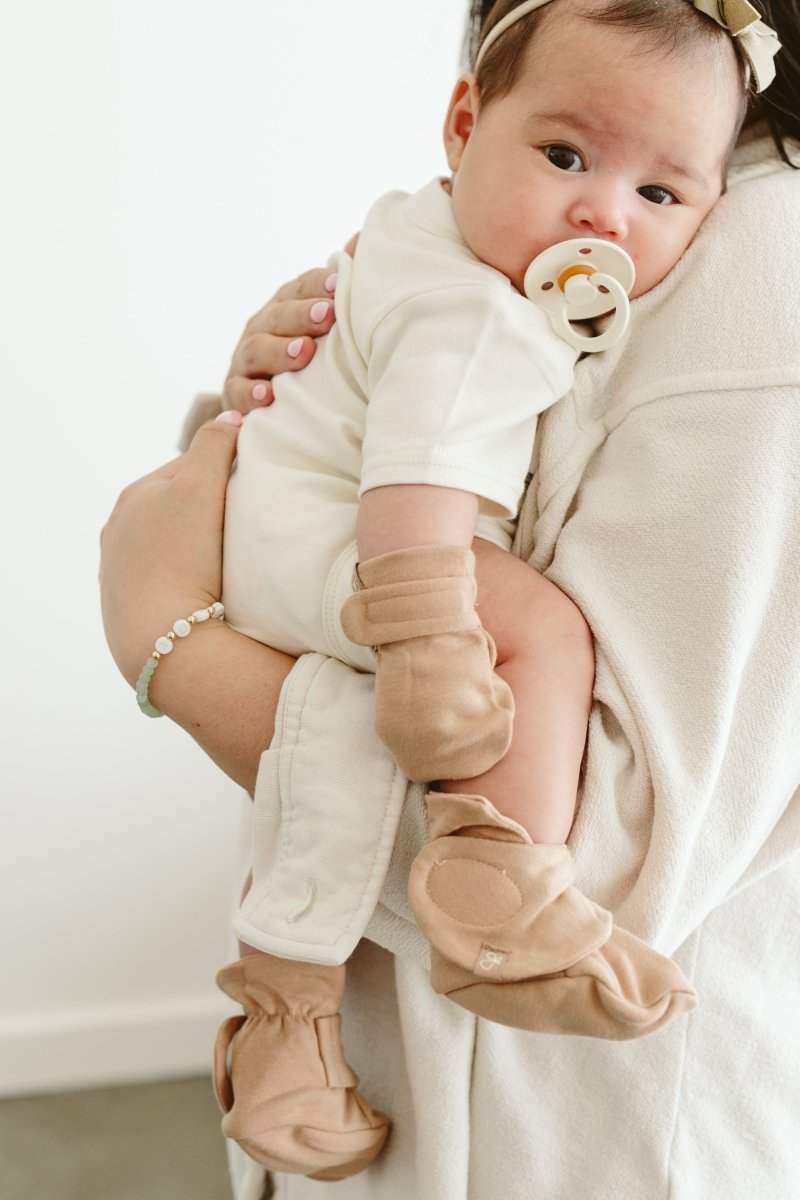 goumikids Stay On Mitts Sandstone Bamboo Organic Cotton Blend