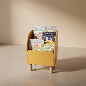 Giraffe Montessori Bookshelf