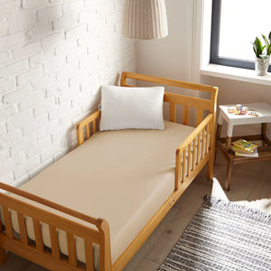 Cooling bamboo crib fitted sheet in angle 7, perfect for a comfortable and breathable baby sleep environment.