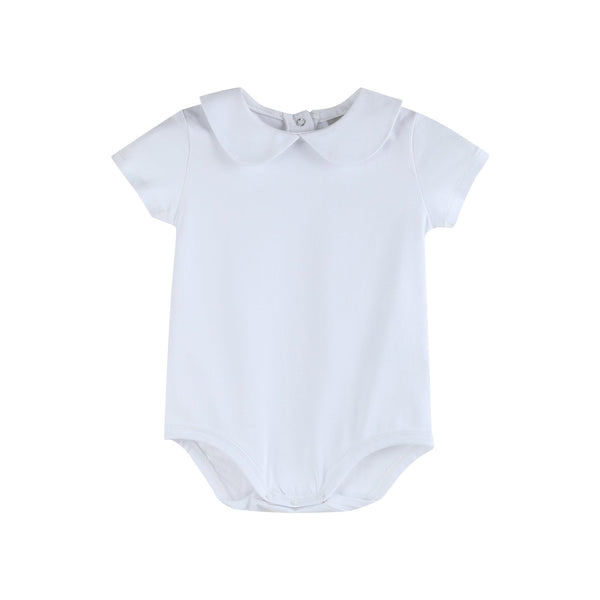 Short sleeve baby onesie in soft fabric, perfect for comfort and style. Ideal for everyday wear.
