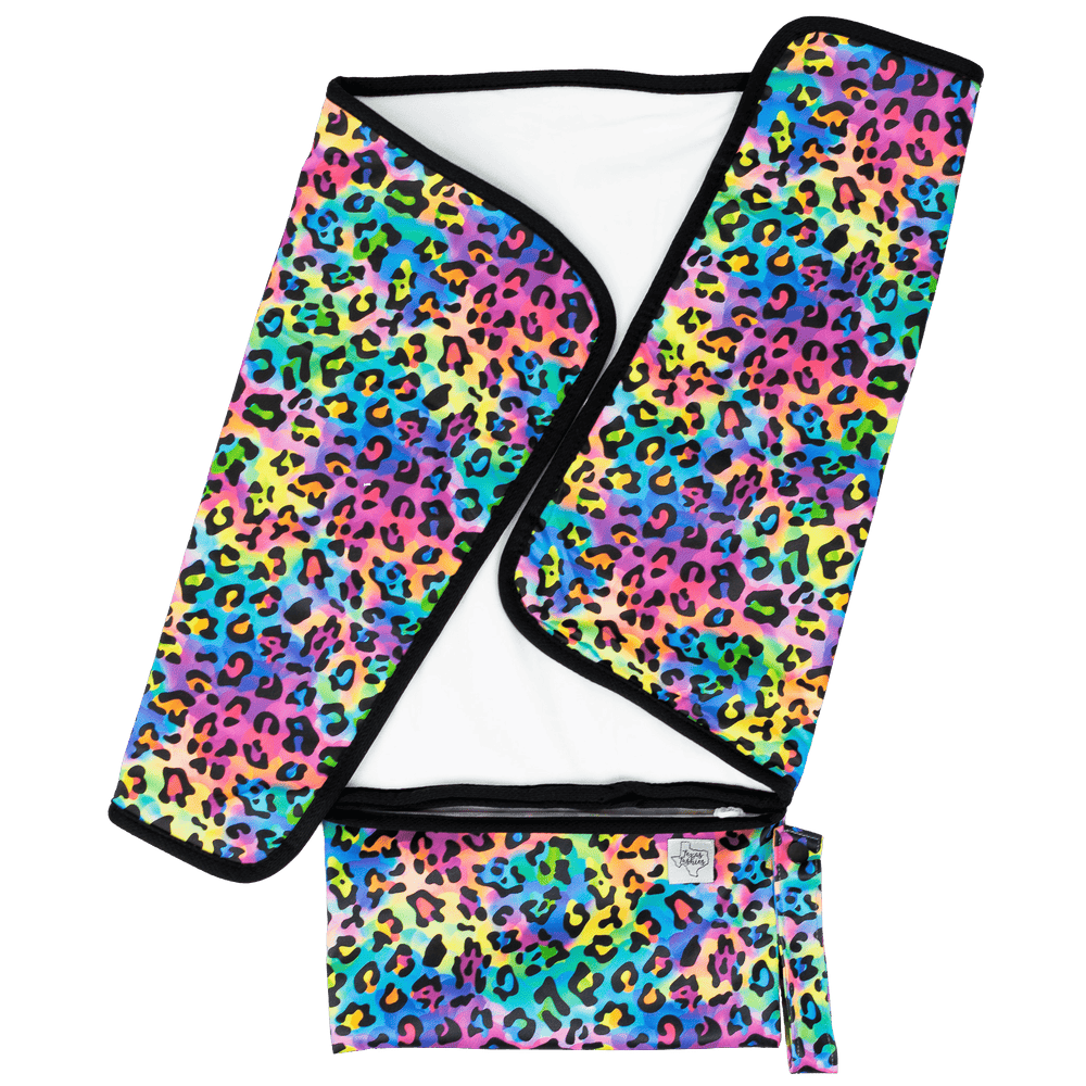 Travel changing pad for babies, perfect for on-the-go diaper changes. Compact and convenient for parents.