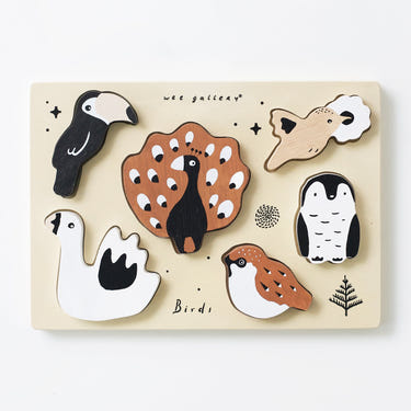 Wooden tray puzzle featuring colorful birds, perfect for early learning and playtime fun.