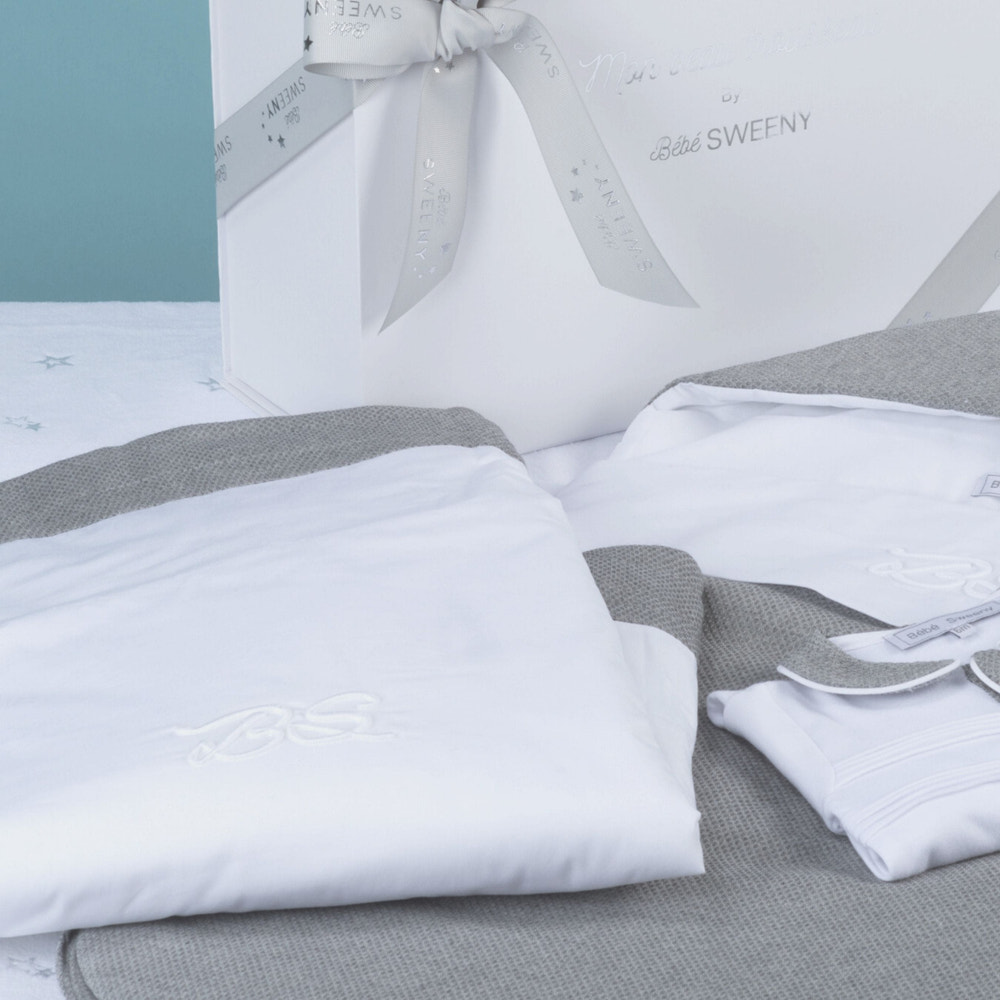 MON BEAU TROUSSEAU | Boys White & Grey Cotton Blanket - MOOGCO Baby