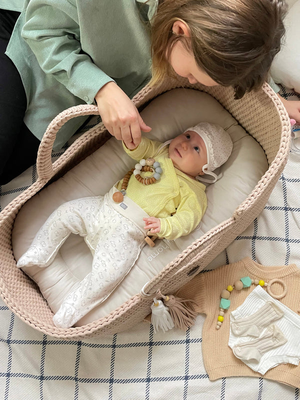 XL Moses Basket with Straight Hood