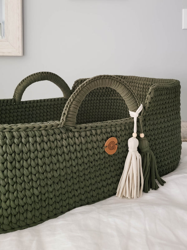 XL Moses Basket with Straight Hood